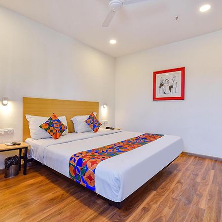 Fabhotel Ny Townhouse Ahmedabad Exteriör bild