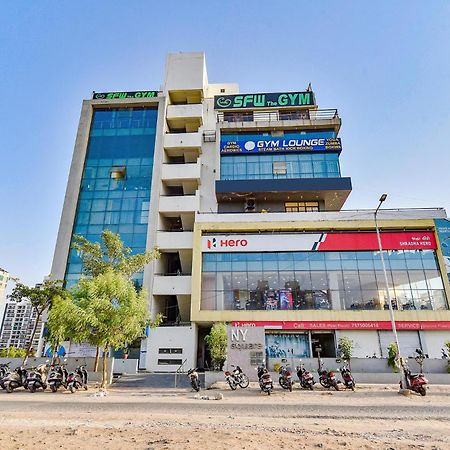 Fabhotel Ny Townhouse Ahmedabad Exteriör bild