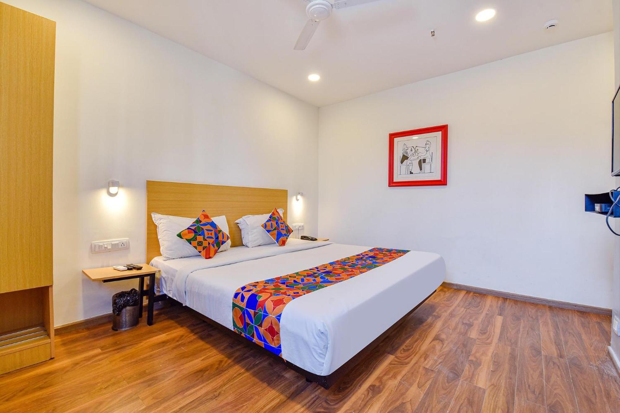 Fabhotel Ny Townhouse Ahmedabad Exteriör bild