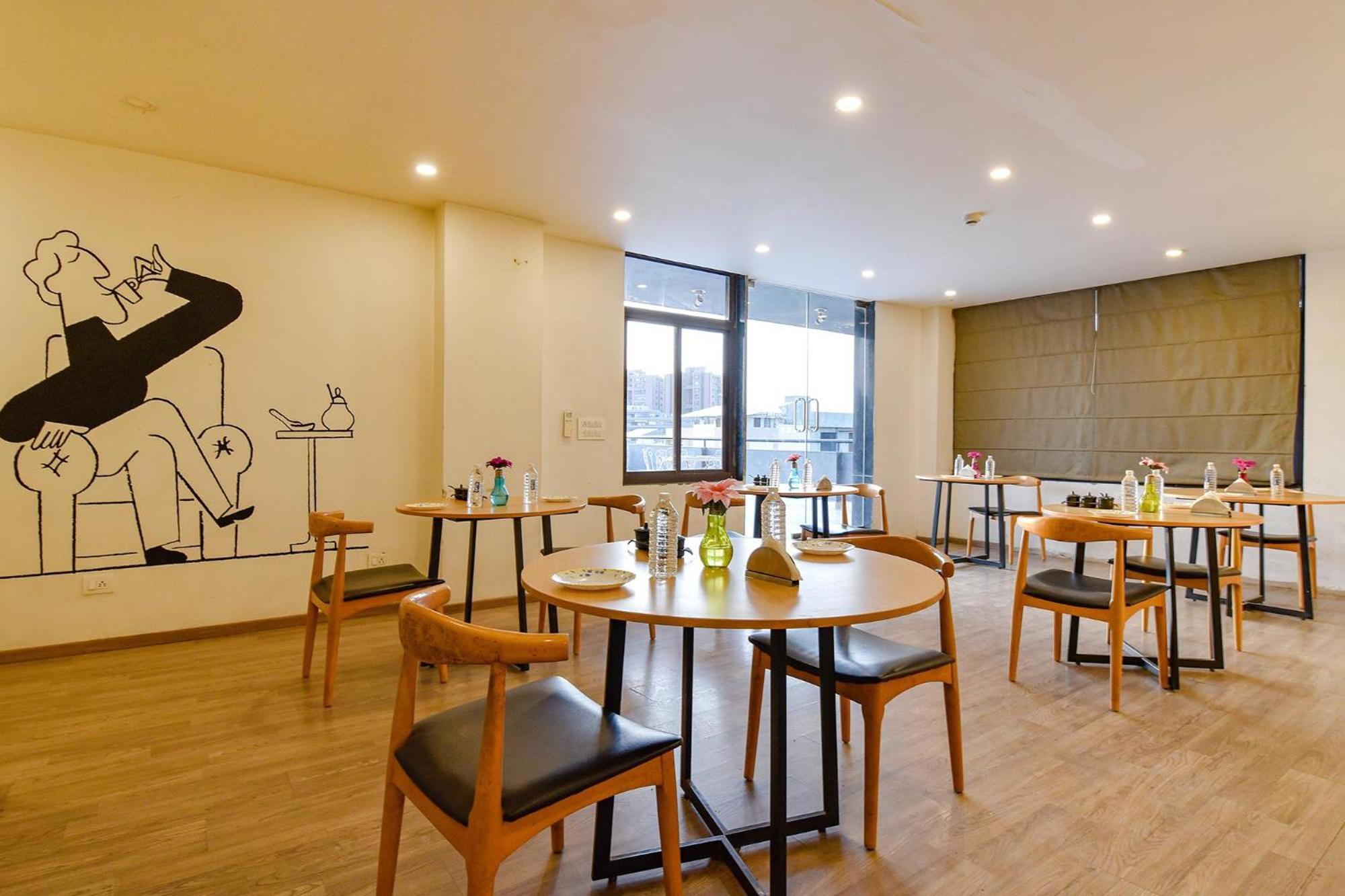 Fabhotel Ny Townhouse Ahmedabad Exteriör bild