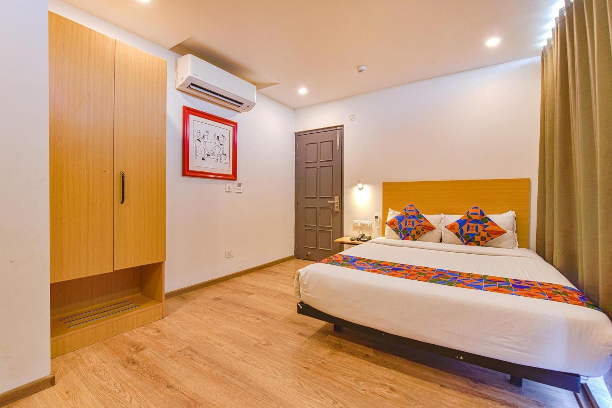 Fabhotel Ny Townhouse Ahmedabad Exteriör bild
