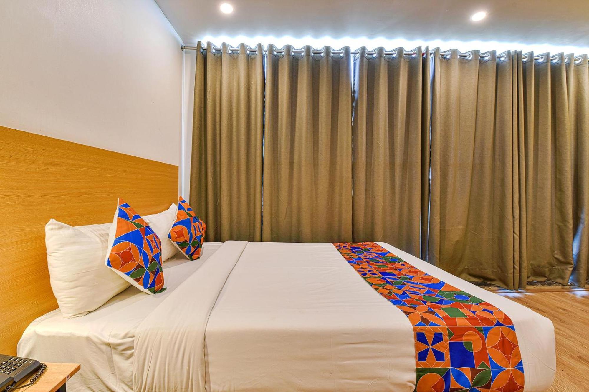 Fabhotel Ny Townhouse Ahmedabad Exteriör bild
