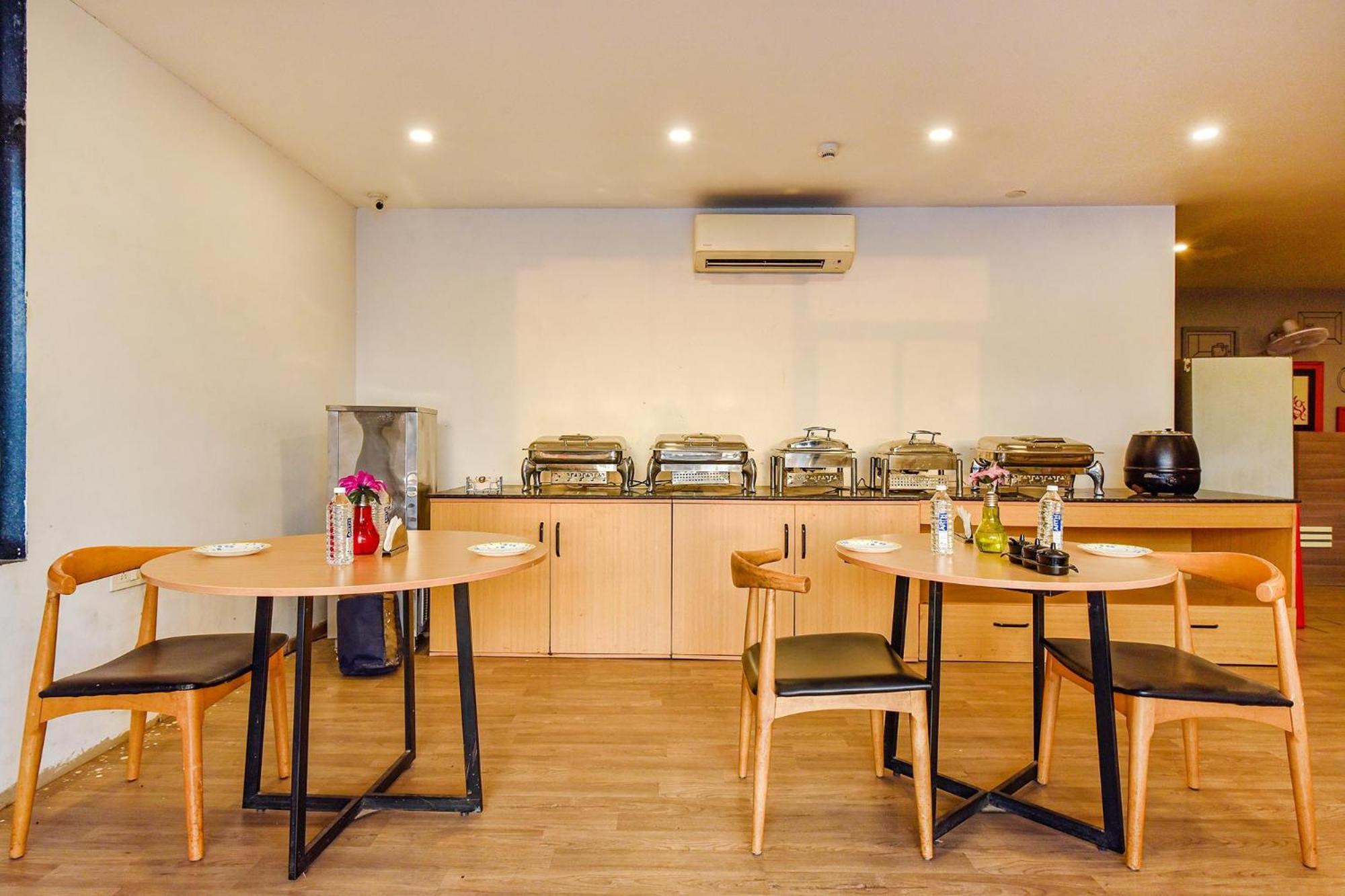 Fabhotel Ny Townhouse Ahmedabad Exteriör bild