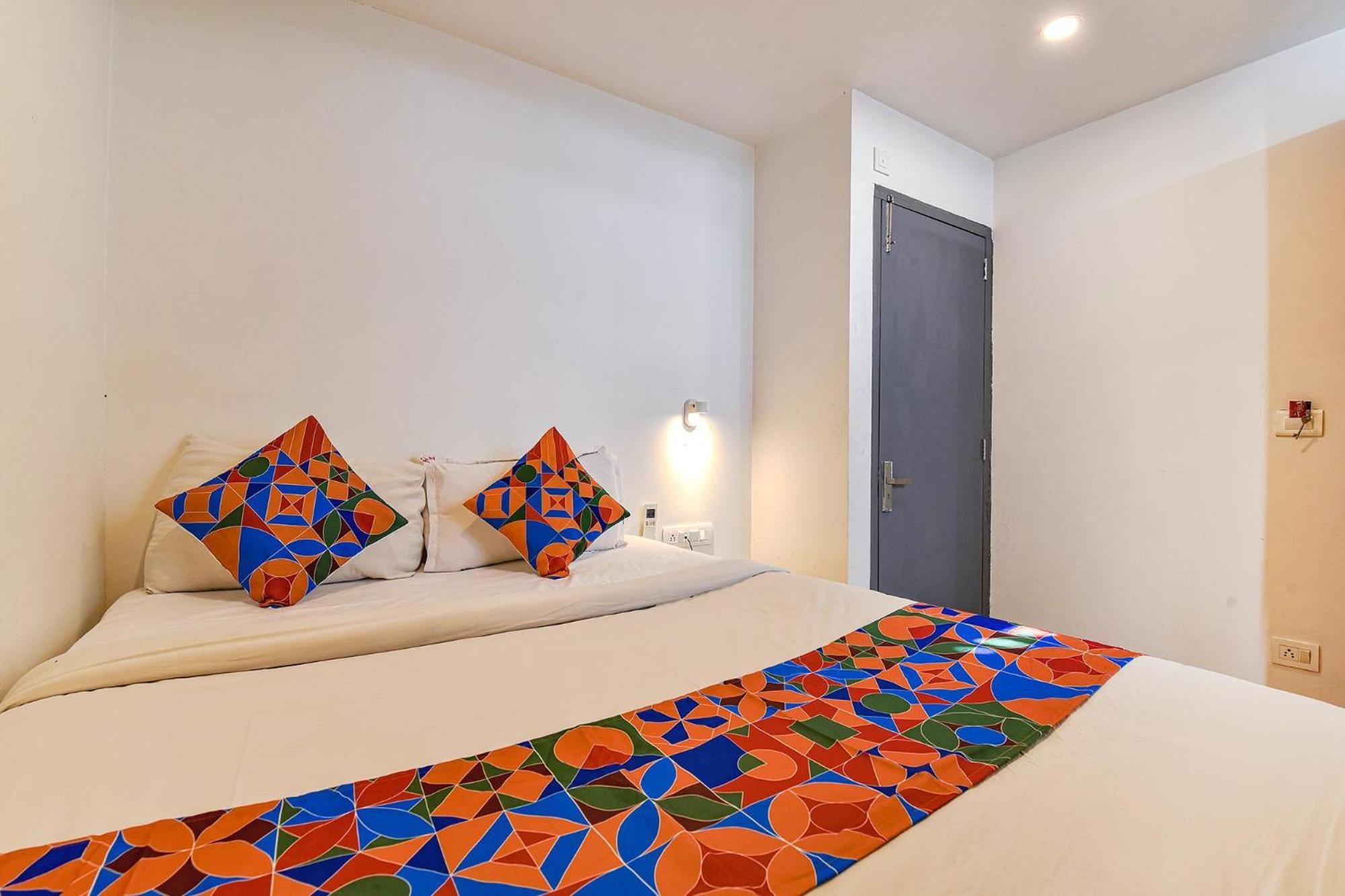 Fabhotel Ny Townhouse Ahmedabad Exteriör bild