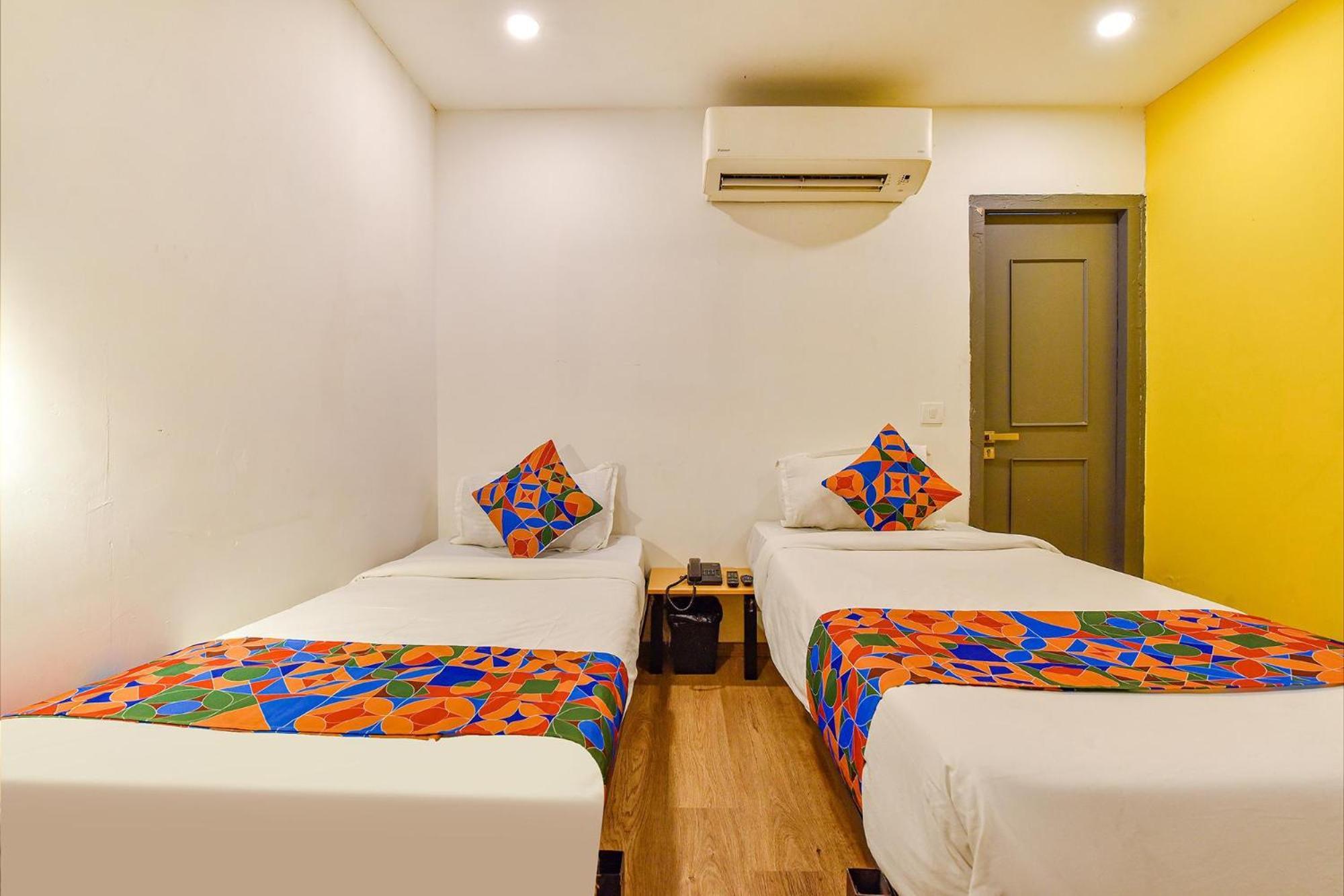 Fabhotel Ny Townhouse Ahmedabad Exteriör bild