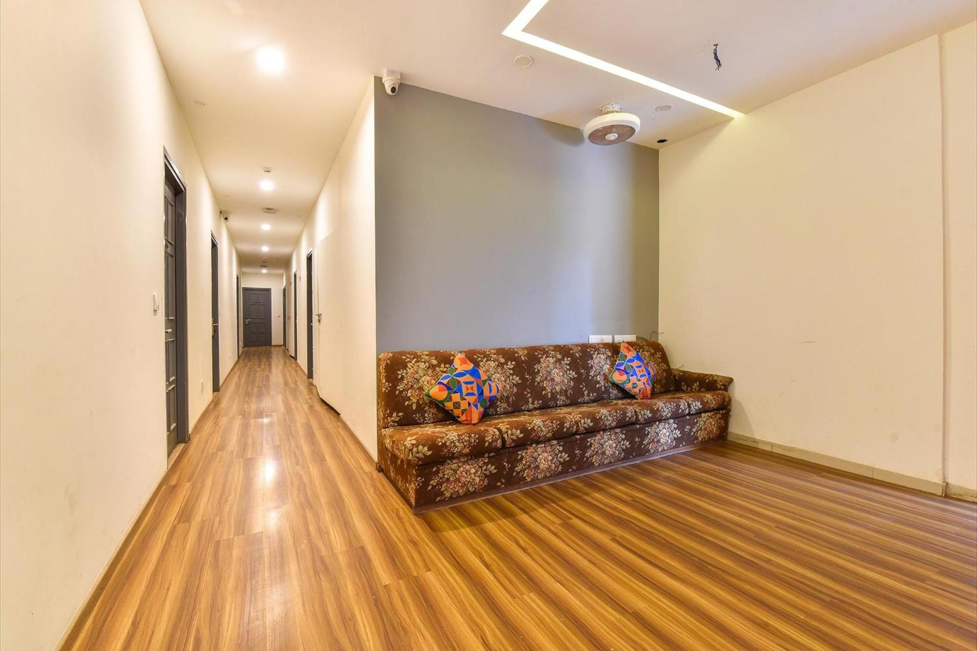 Fabhotel Ny Townhouse Ahmedabad Exteriör bild