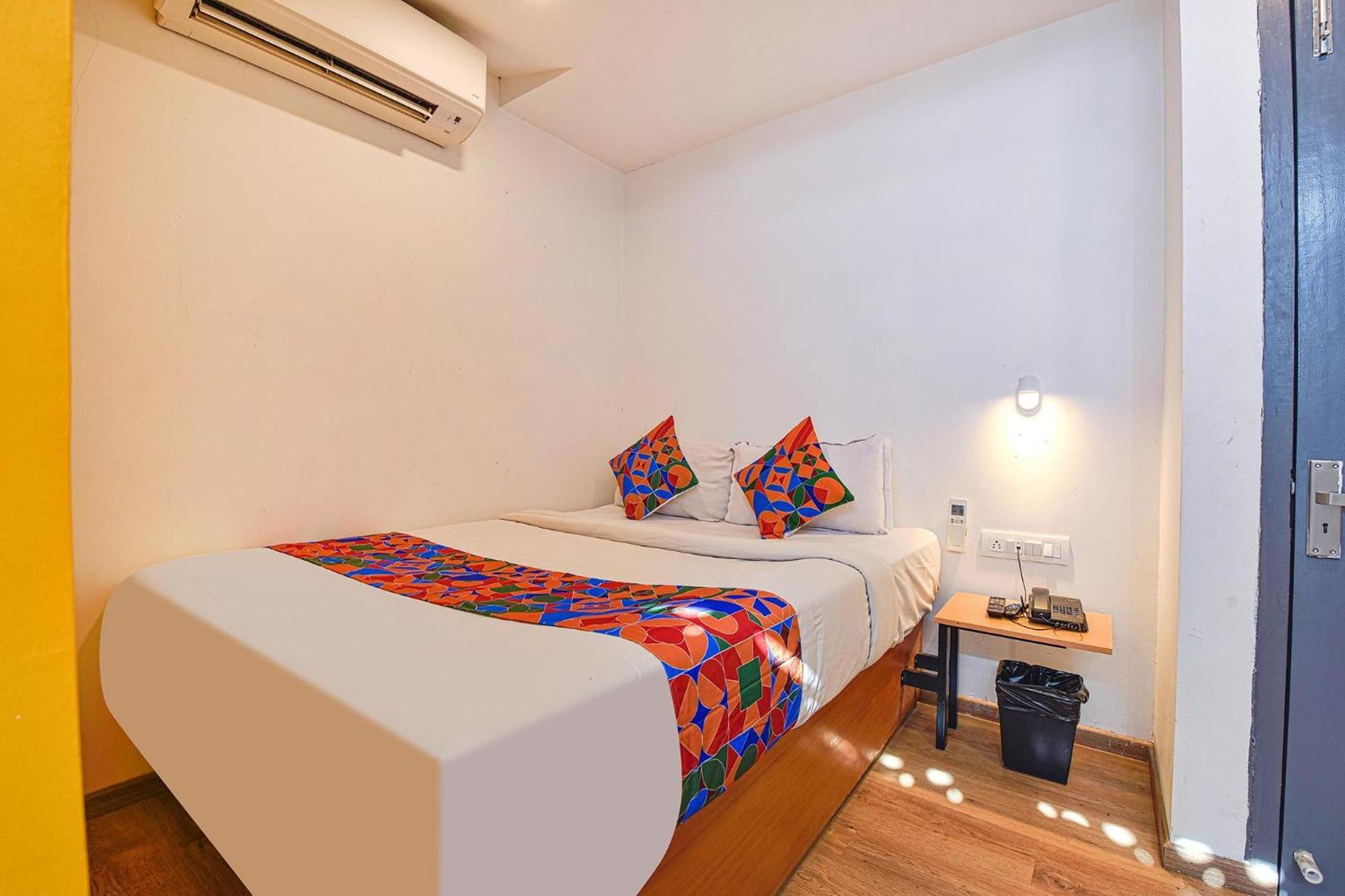 Fabhotel Ny Townhouse Ahmedabad Exteriör bild