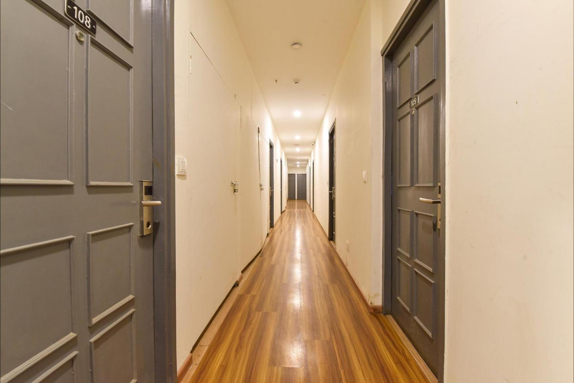 Fabhotel Ny Townhouse Ahmedabad Exteriör bild