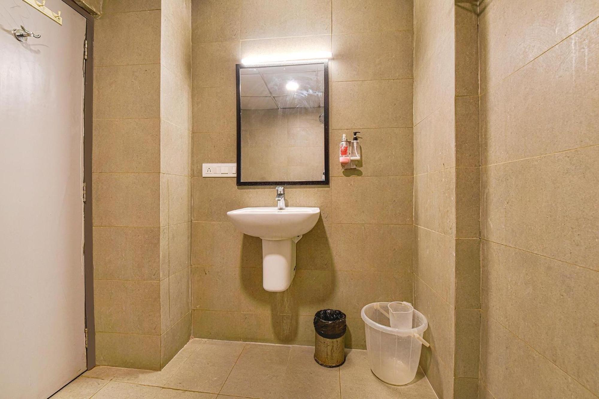 Fabhotel Ny Townhouse Ahmedabad Exteriör bild